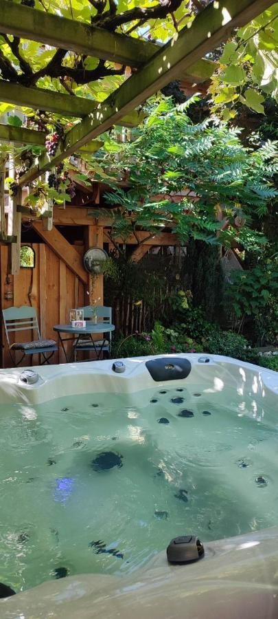 La Cabane Du Bon Chemin ,Spa Laval  Eksteriør billede